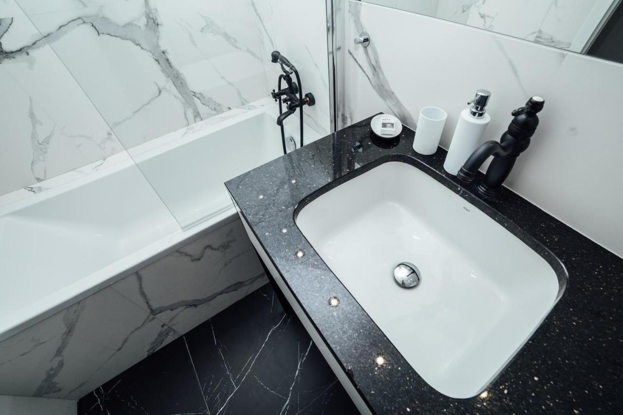 Apartament Pobookowane Chmielna Old Town *