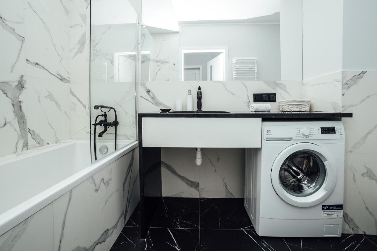 Apartament Pobookowane Chmielna Old Town *